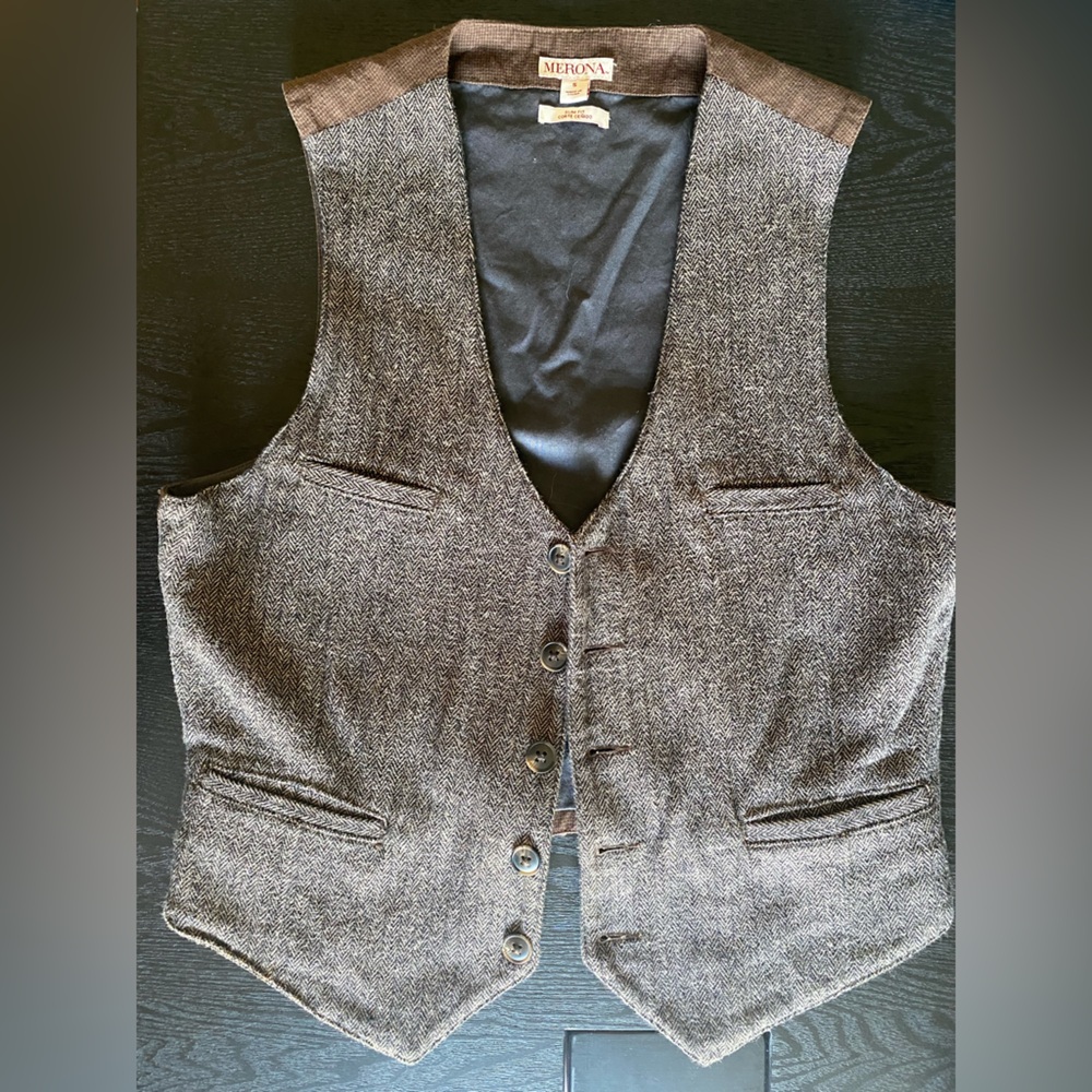 Brown herringbone vest, men’s small